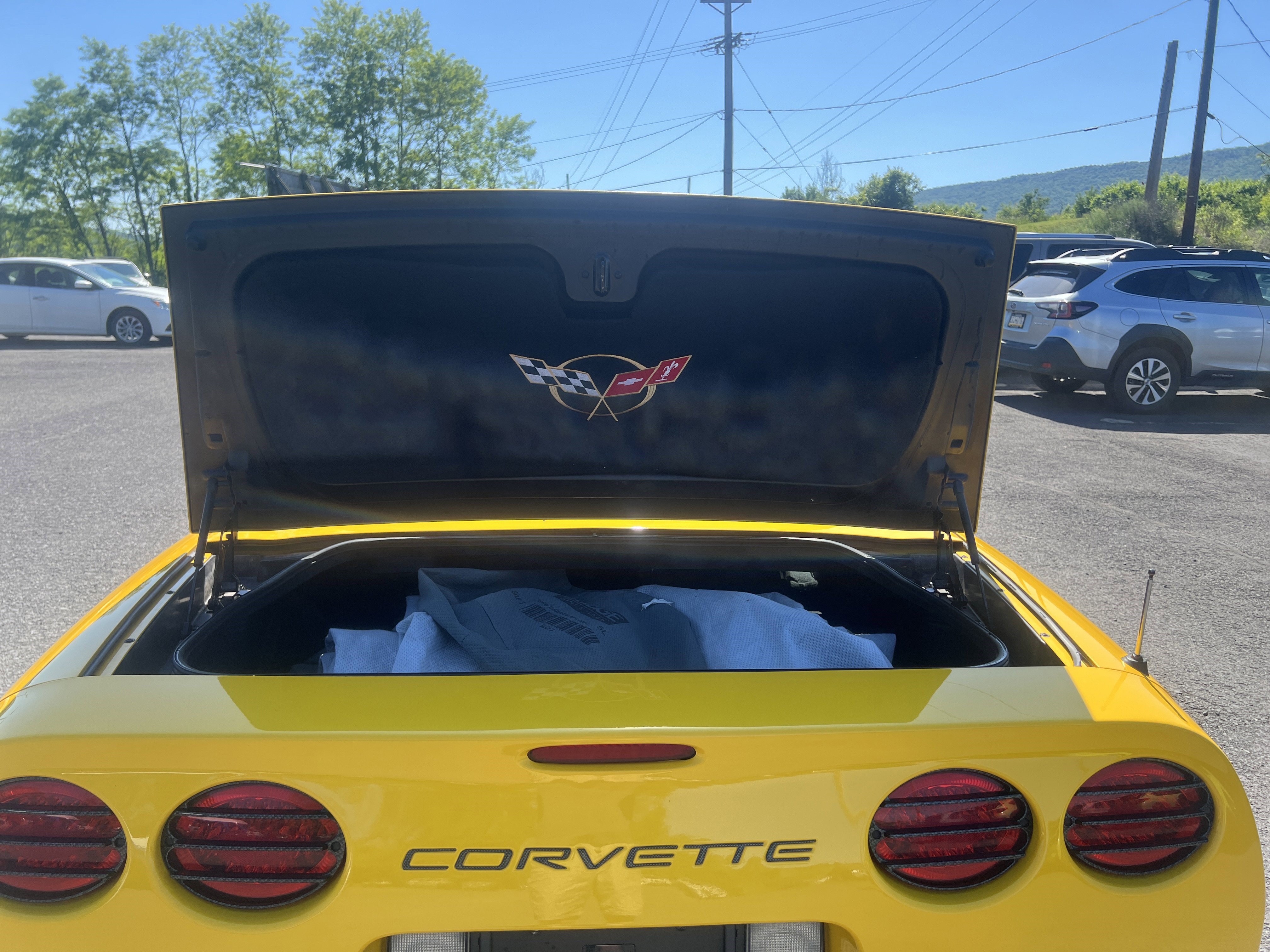 Used 2004 Chevrolet Corvette Convertible w/ Preferred Equipment Group RWD image 5