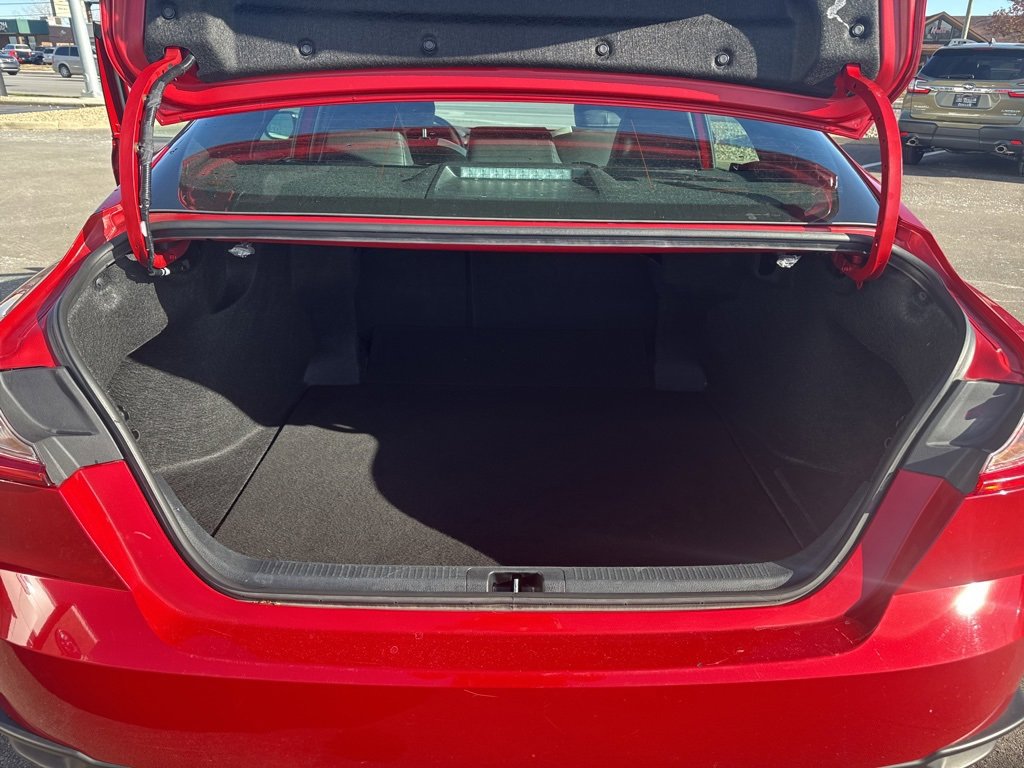 Used 2025 Toyota Camry SE image 27