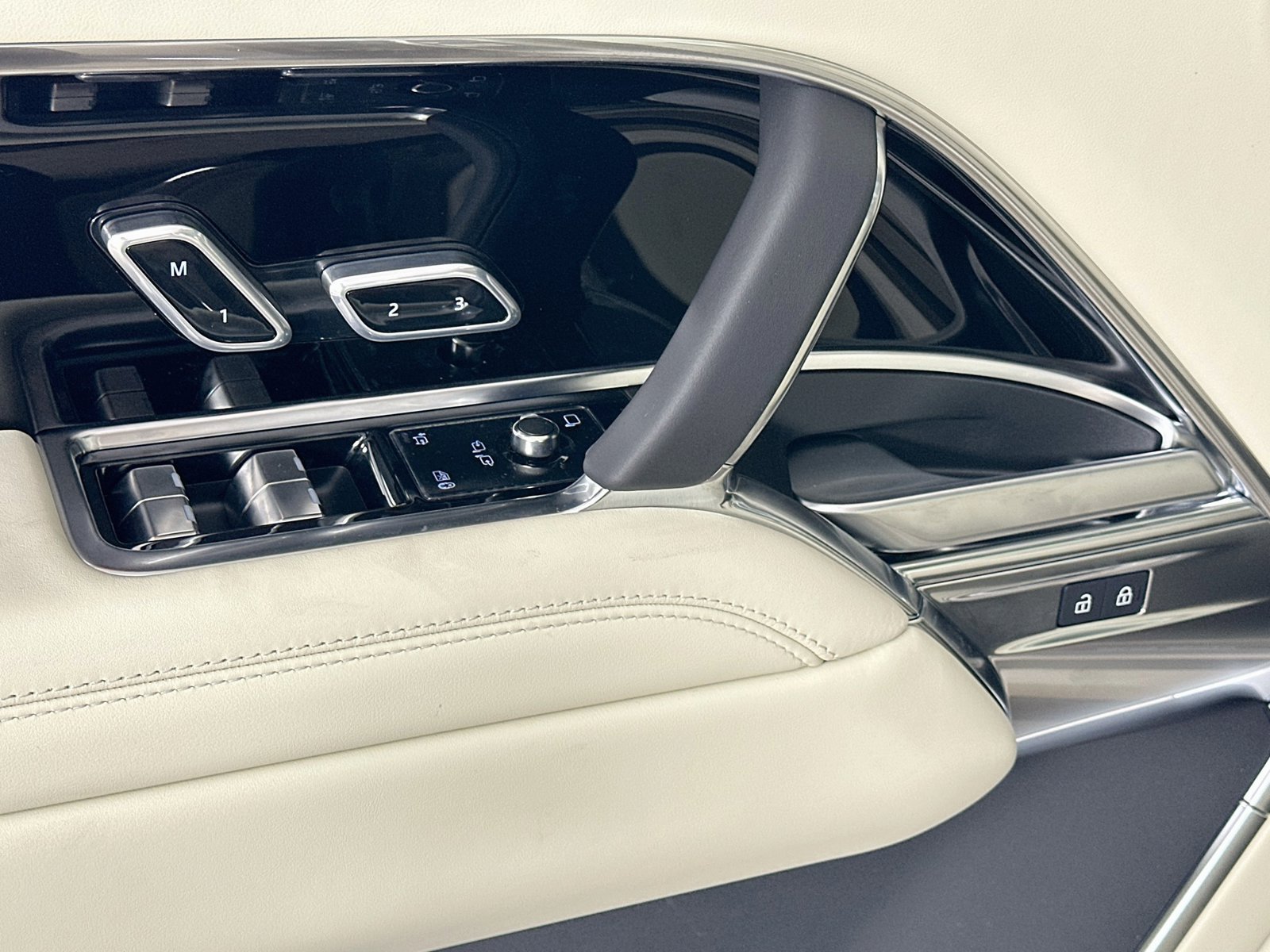 New 2026 Land Rover Range Rover SE AWD/4WD image 17