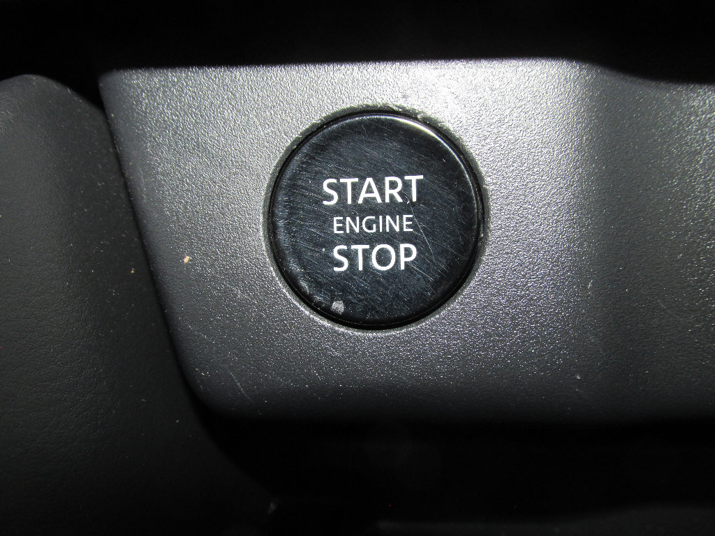 Used 2024 Nissan Rogue SV image 25