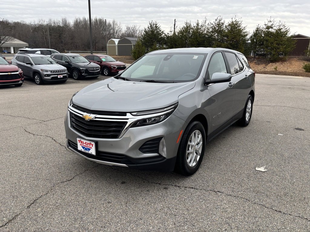 Used 2024 Chevrolet Equinox LT image 3