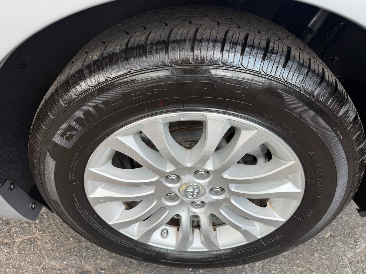 Used 2011 Toyota Sienna XLE w/ Premium Pkg FWD image 31