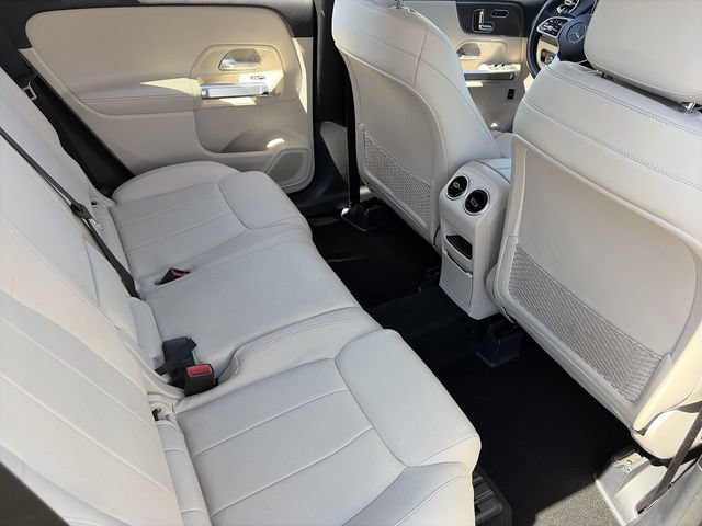 Used 2021 Mercedes-Benz GLB 250 4MATIC w/ Premium Package image 15