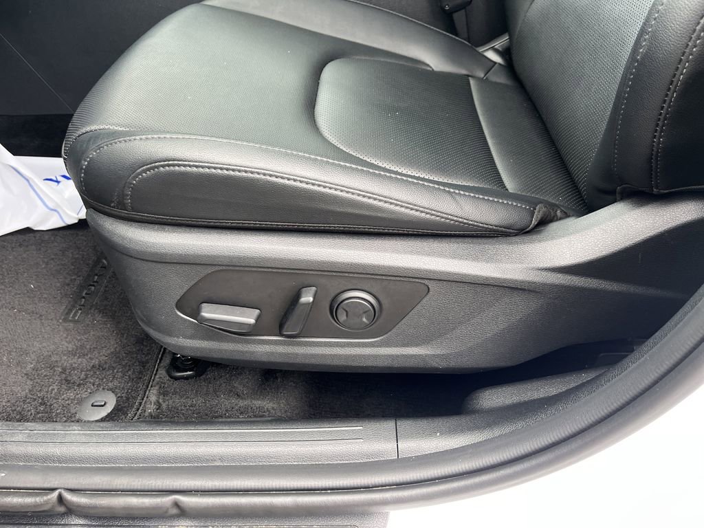 Used 2025 Kia Sportage EX w/ Premium Package image 15