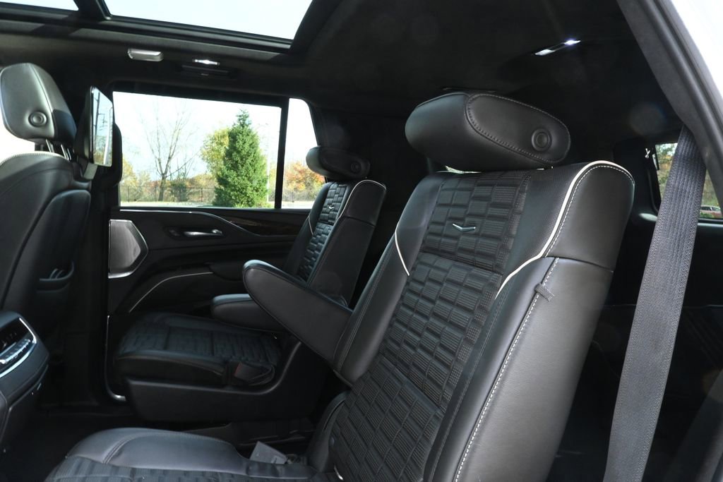 Used 2021 Cadillac Escalade Sport Platinum w/ Heavy-Duty Trailer Package image 4