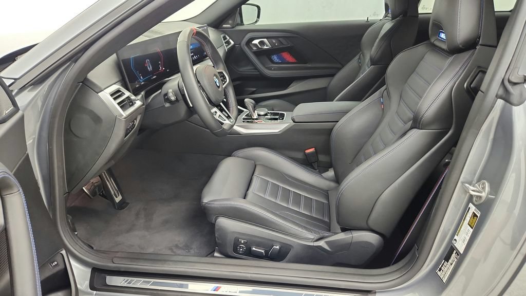 Used 2025 BMW M2 w/ Lighting Package RWD image 31
