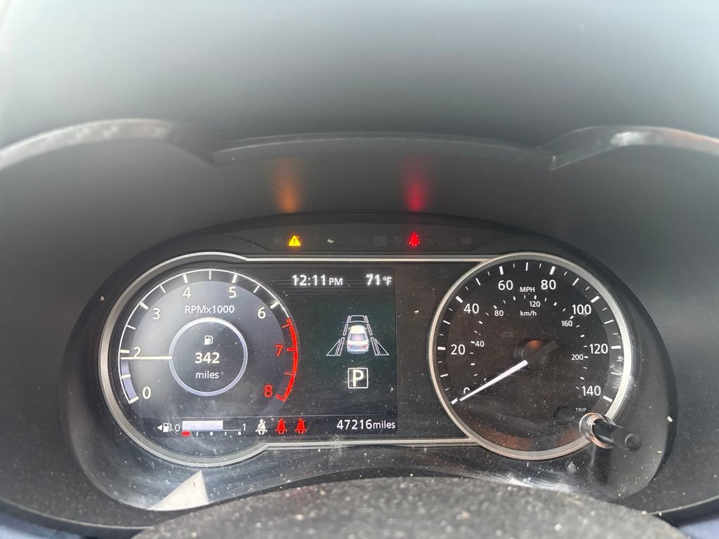 Used 2023 Nissan Versa SV FWD image 7