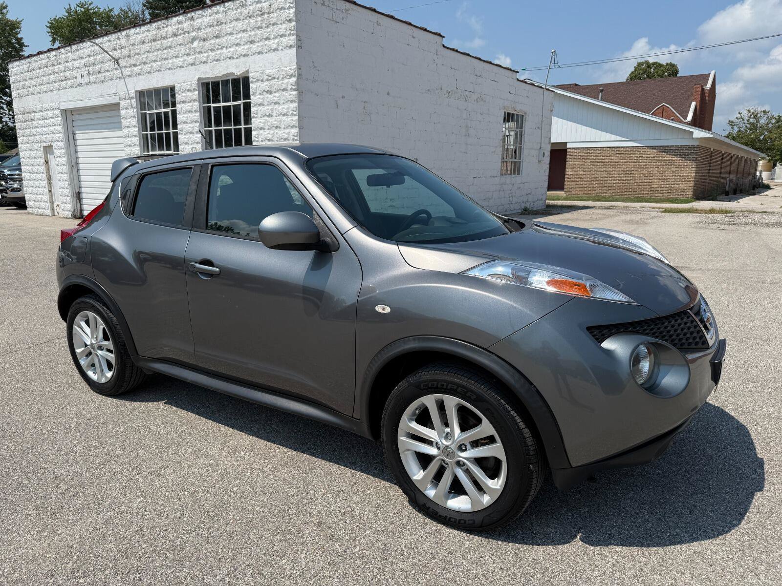 Used 2014 Nissan Juke SV w/ Navigation Package AWD/4WD image 3