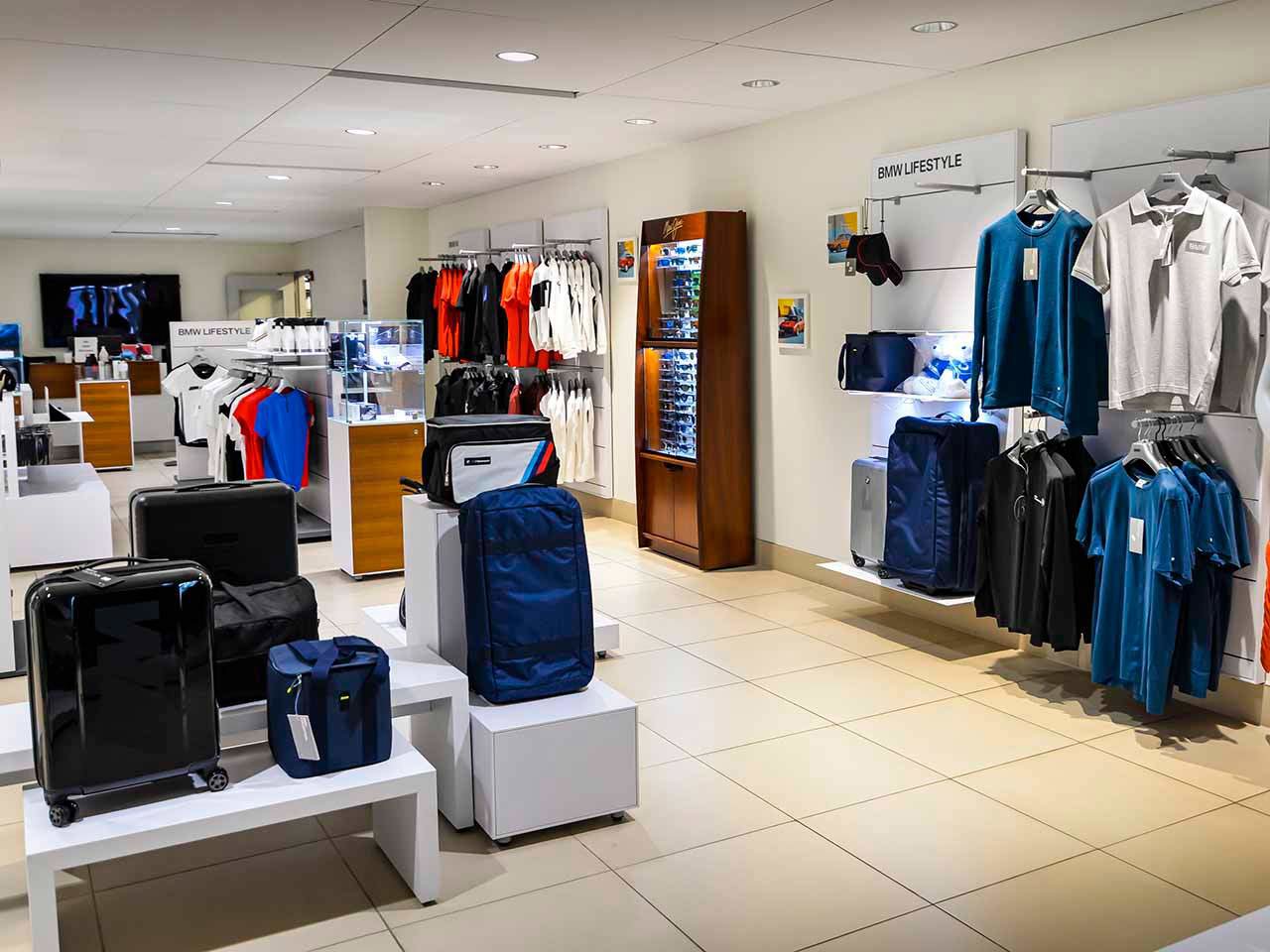 Certified 2025 BMW 530i w/ Premium Package image 17