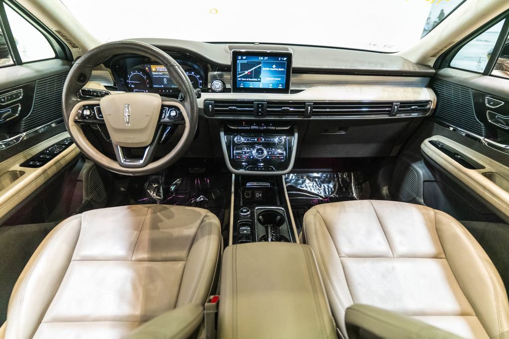Used 2021 Lincoln Corsair AWD w/ Premium Package image 13