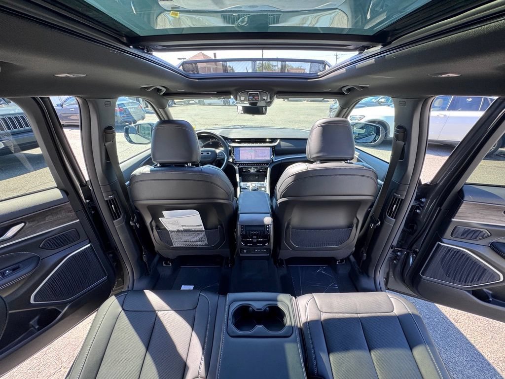 New 2027 Jeep Grand Cherokee L Limited AWD/4WD image 24