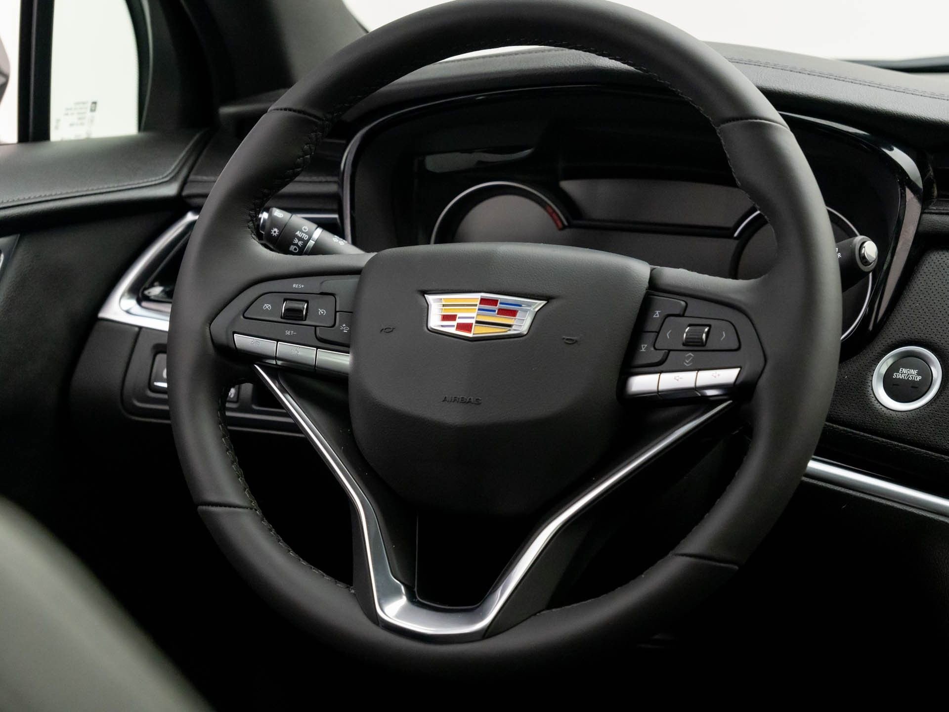 New 2025 Cadillac XT6 Luxury image 11