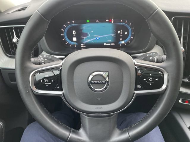Certified 2025 Volvo XC60 B5 Plus image 15