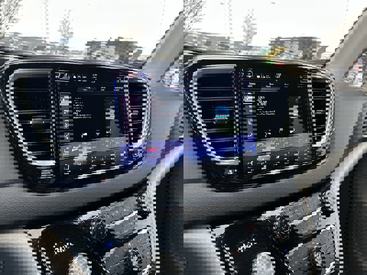 Used 2023 Chrysler Pacifica Touring-L image 26