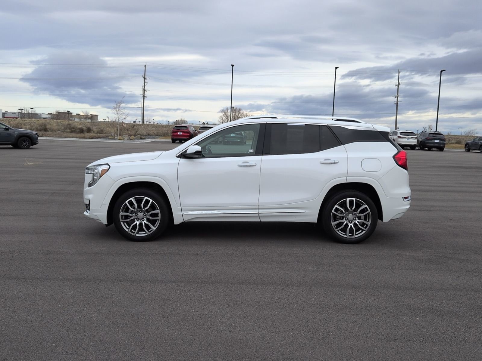 Used 2024 GMC Terrain Denali image 4