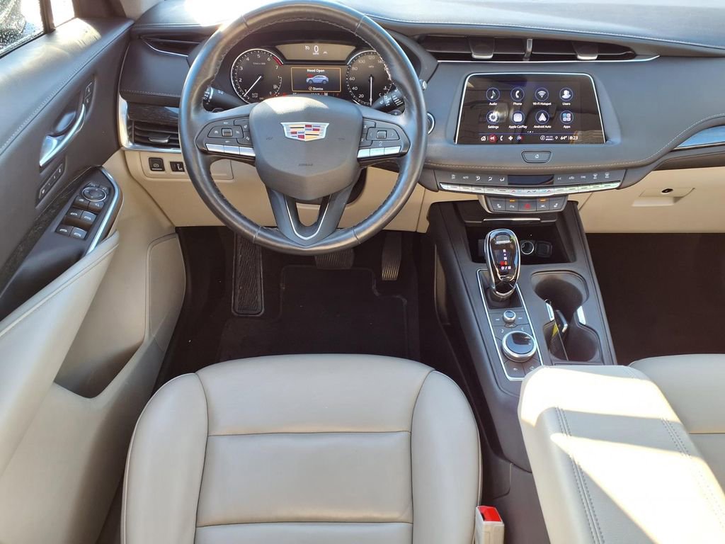 Used 2023 Cadillac XT4 Premium Luxury w/ Cold Weather Package AWD/4WD image 3