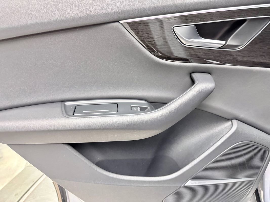 Used 2021 Audi Q8 Premium Plus AWD/4WD image 17