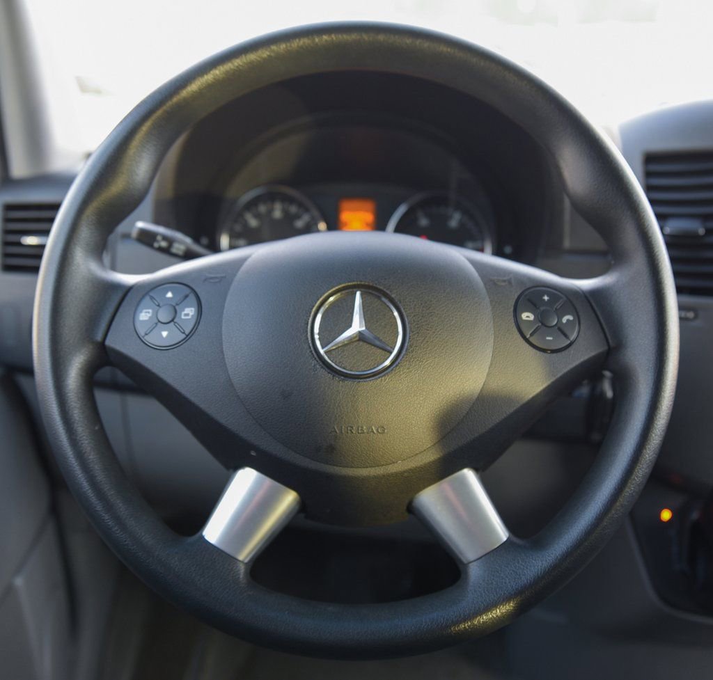Used 2016 Mercedes-Benz Sprinter 2500 image 21