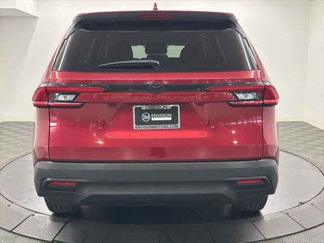 Certified 2025 Toyota Grand Highlander FWD image 11