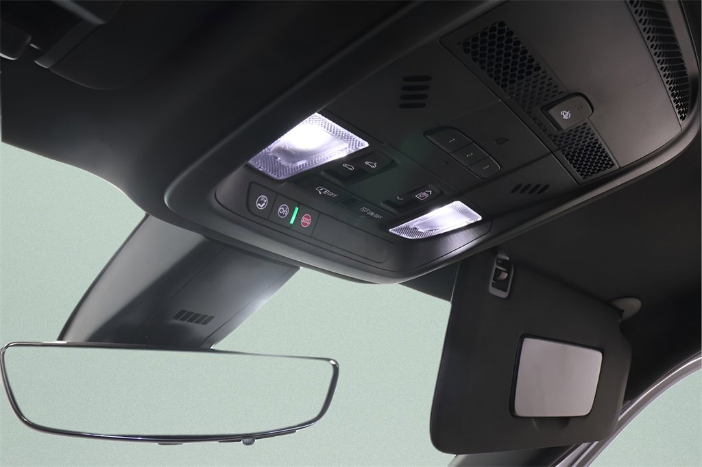 Used 2024 Cadillac XT6 Sport w/ Technology Package image 17