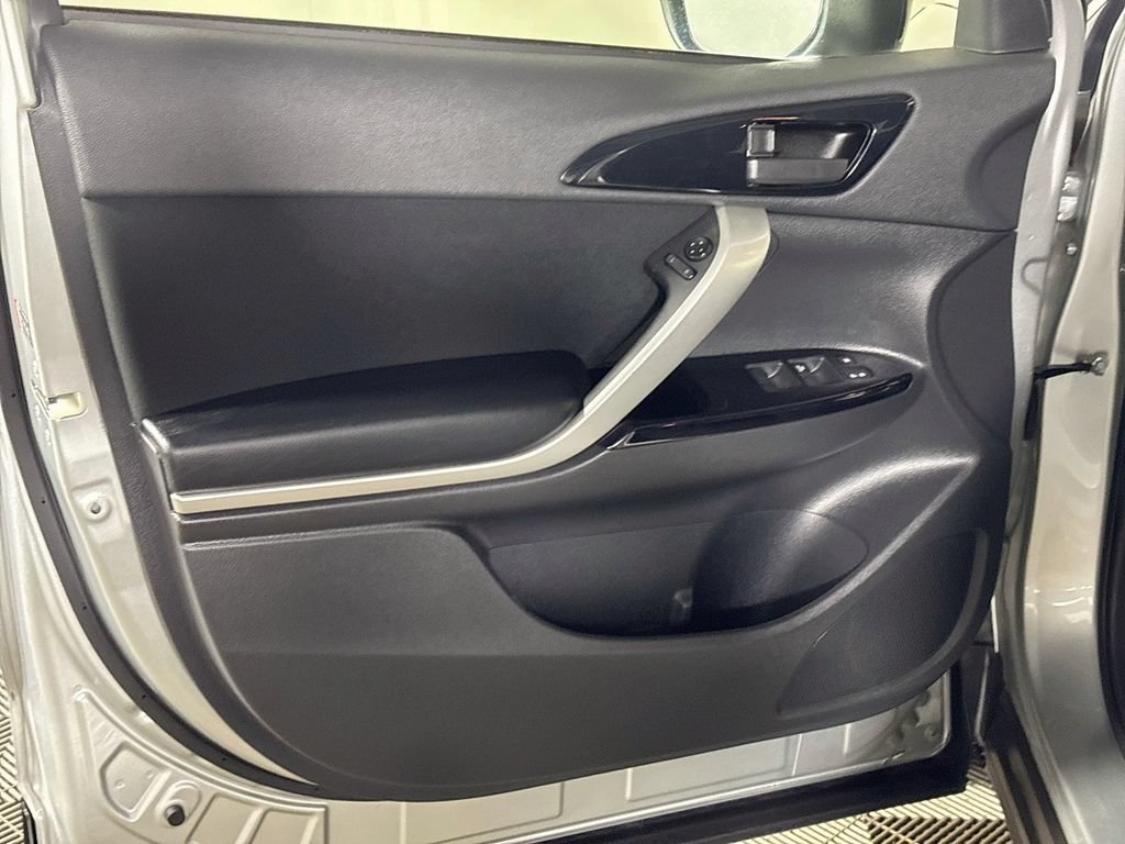 Used 2022 Mitsubishi Eclipse Cross LE AWD/4WD image 10
