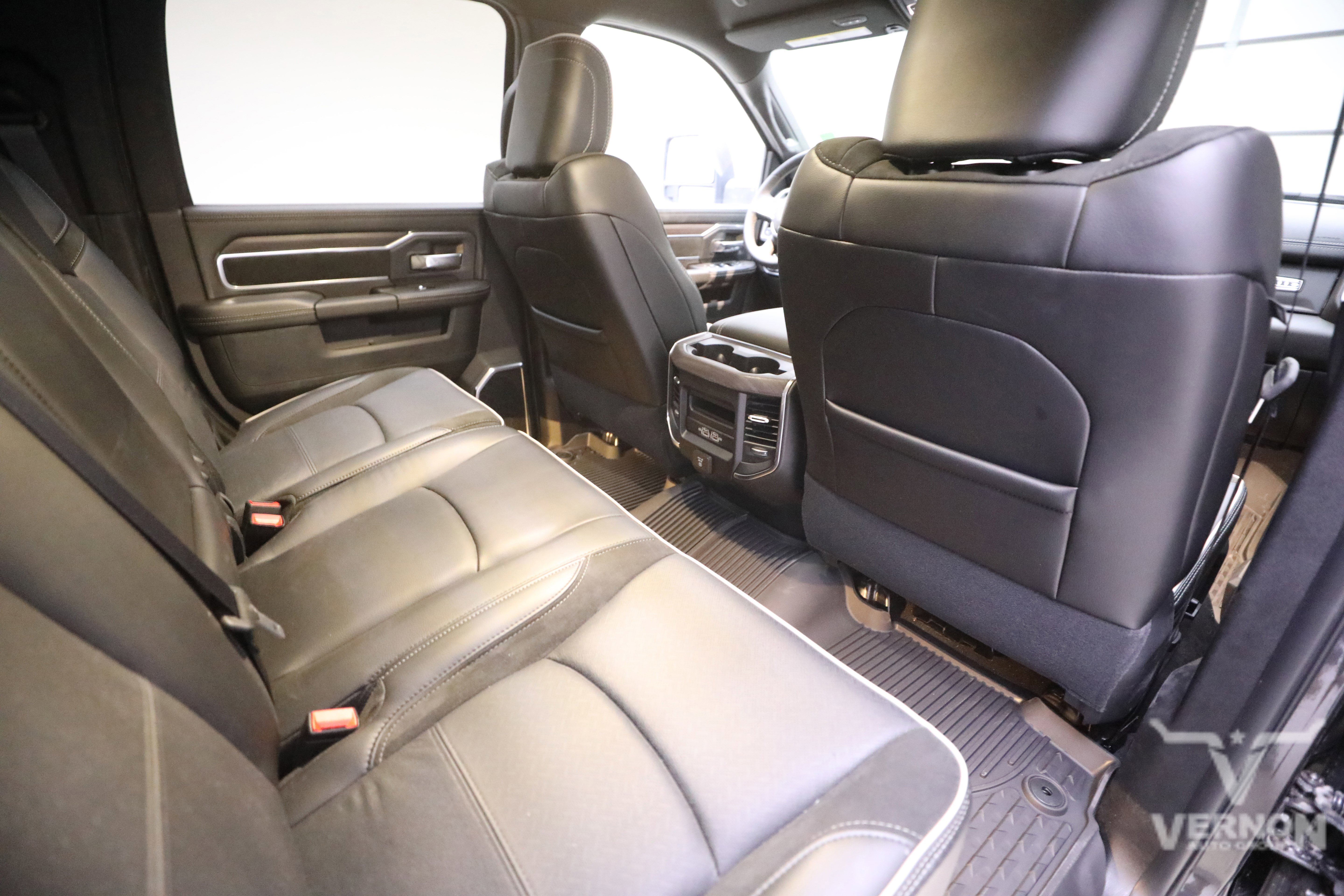 New 2025 RAM 3500 Laramie image 12