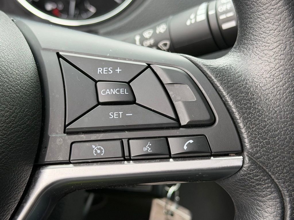 Used 2020 Nissan Rogue S FWD image 15