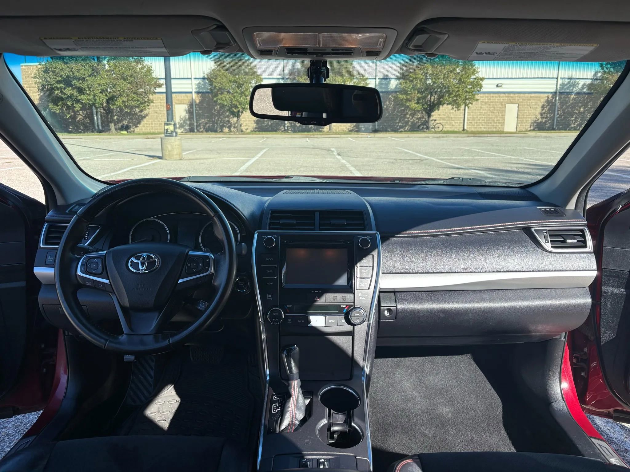 Used 2016 Toyota Camry XSE image 10