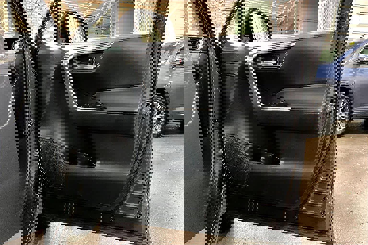 Used 2025 Toyota RAV4 XLE AWD/4WD image 23