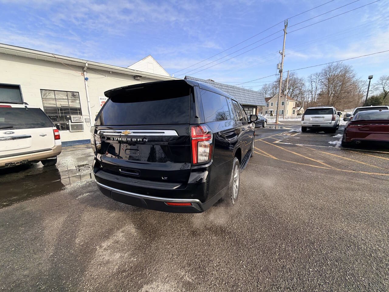 Used 2022 Chevrolet Suburban LT image 22