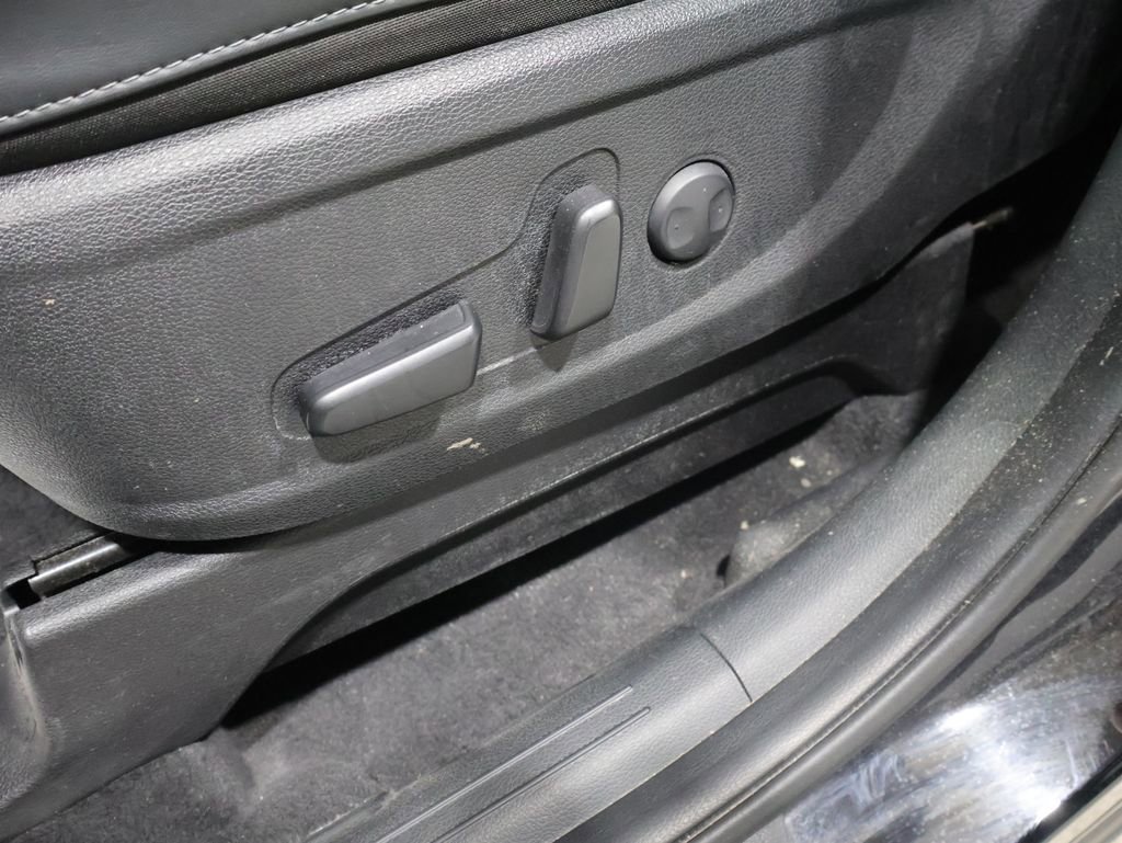 Used 2025 Kia Telluride S image 12