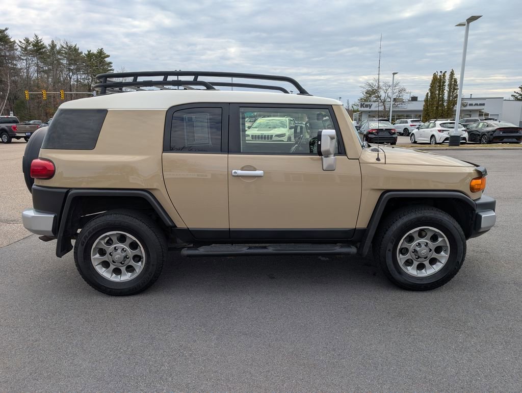 Used 2013 Toyota FJ Cruiser 4WD w/ Upgrade Pkg image 6