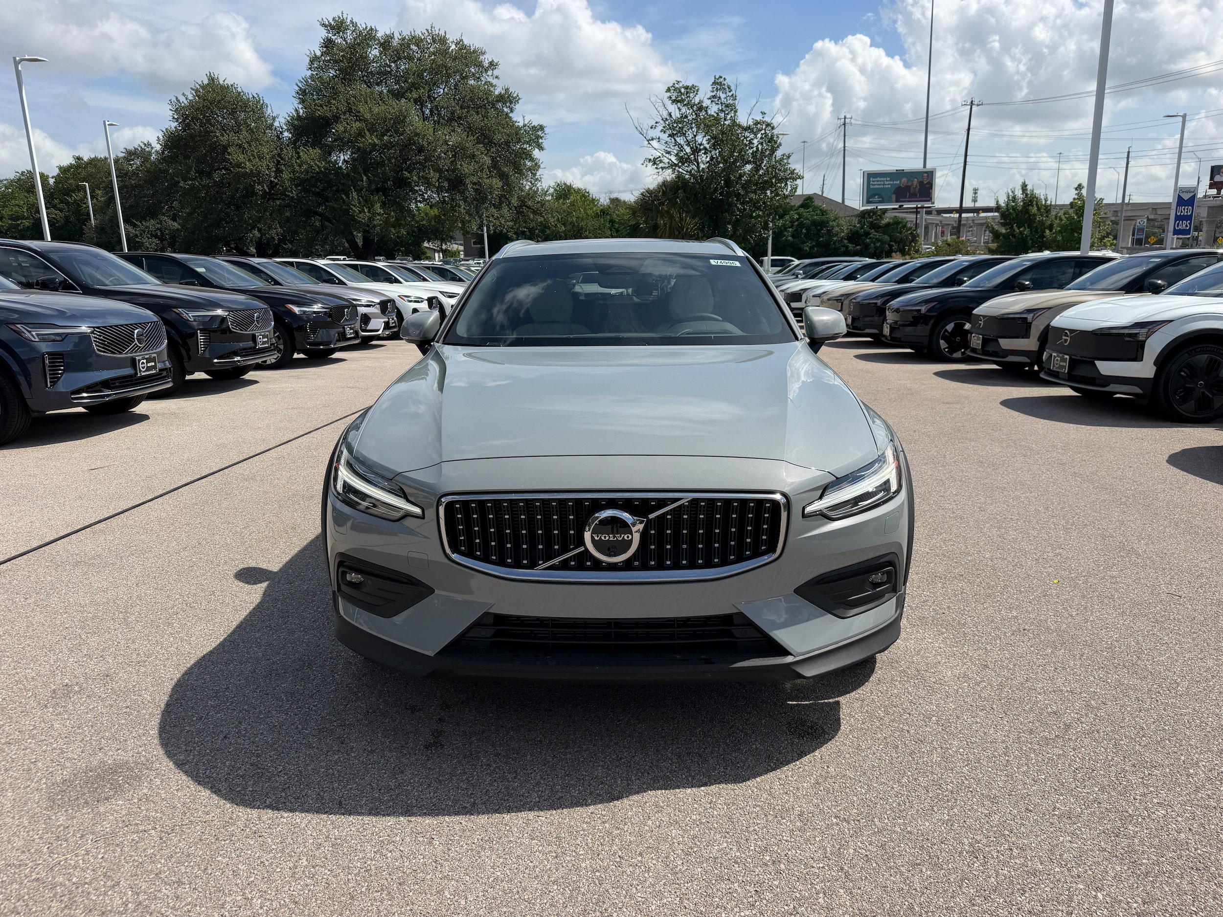 New 2026 Volvo V60 B5 Cross Country Ultra w/ Climate Package AWD/4WD image 5