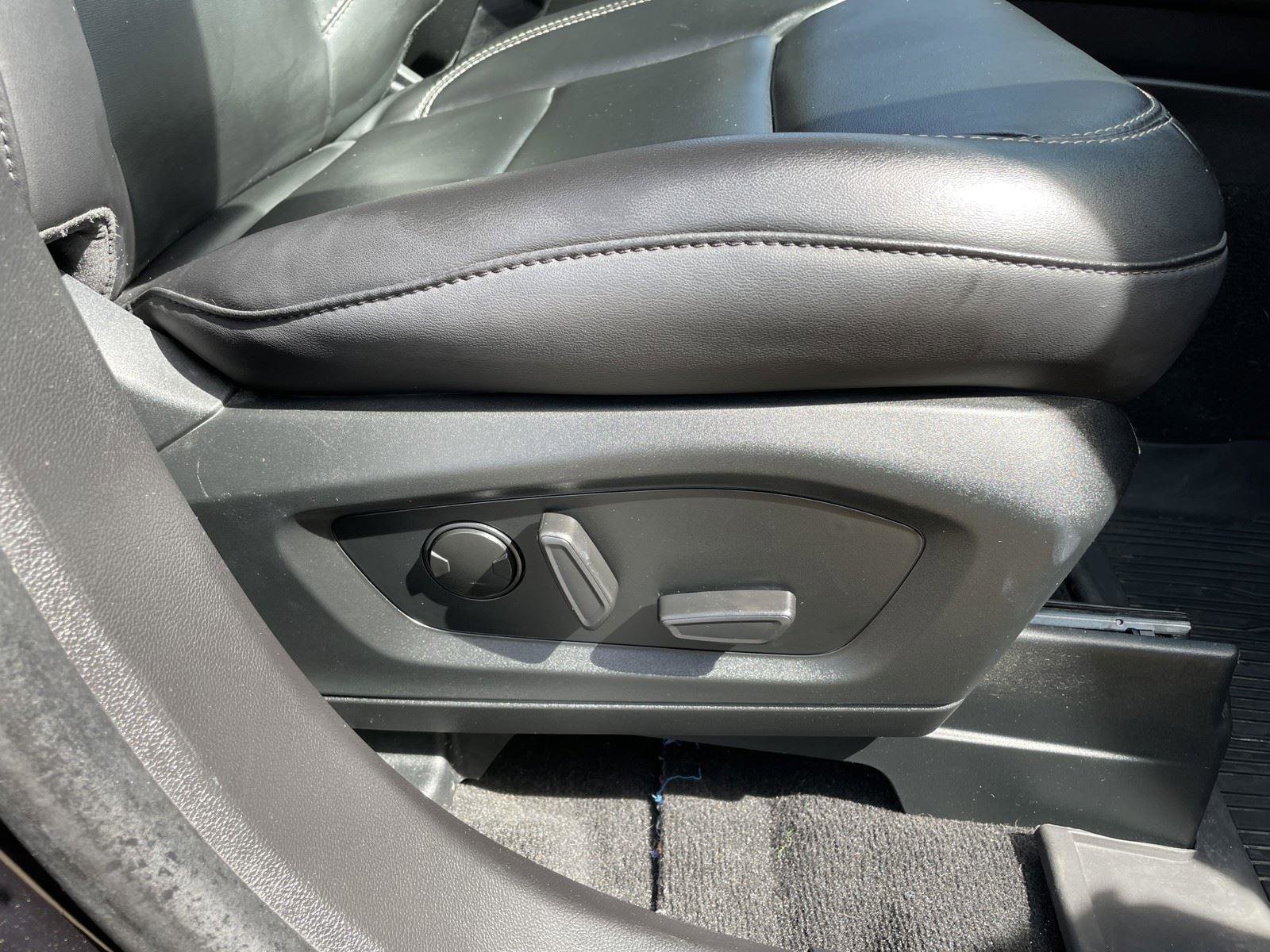 Used 2023 Ford Explorer XLT w/ Equipment Group 202A image 45