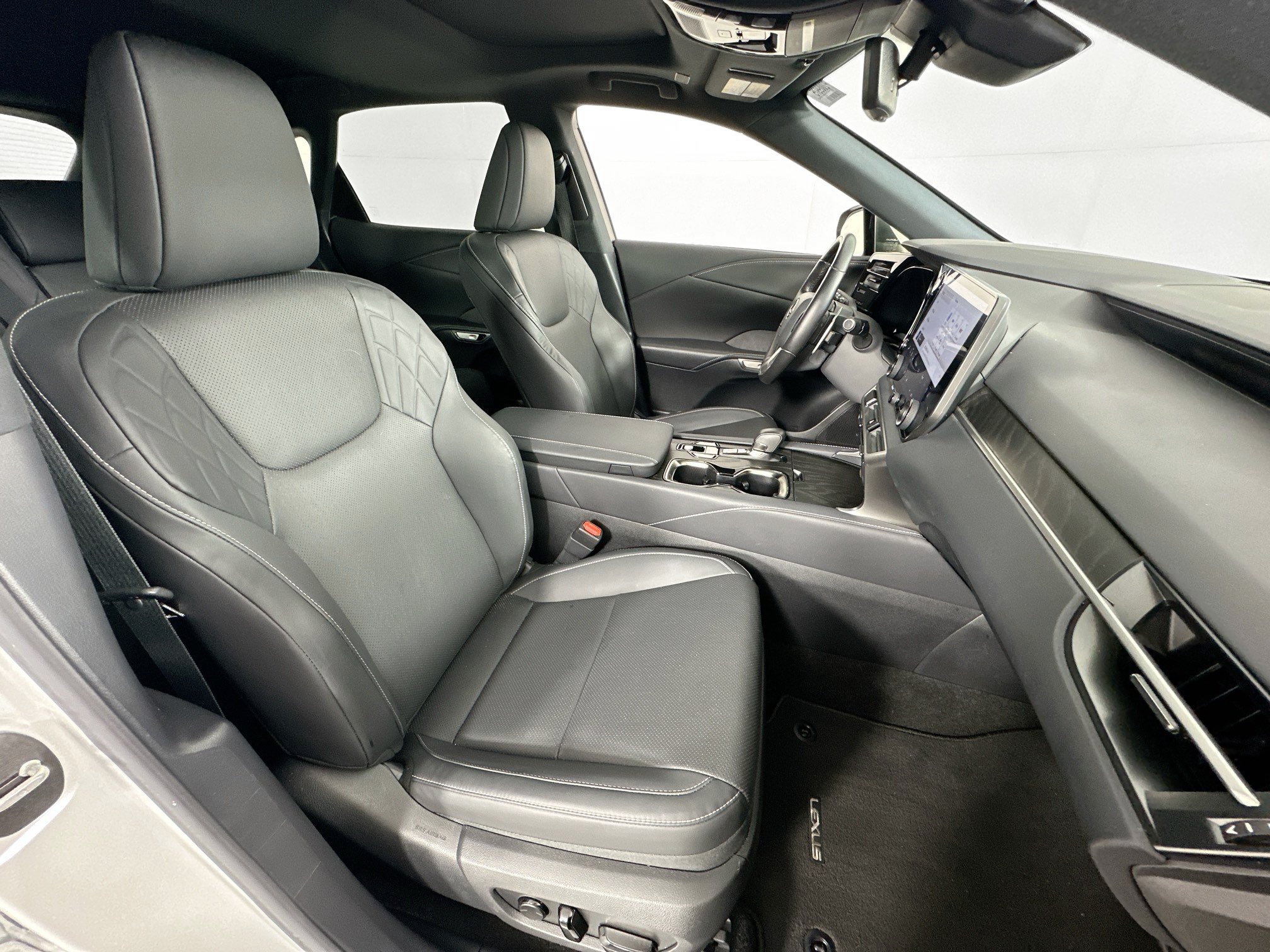 Used 2023 Lexus RX 350 Premium w/ Cold Area Package FWD image 29