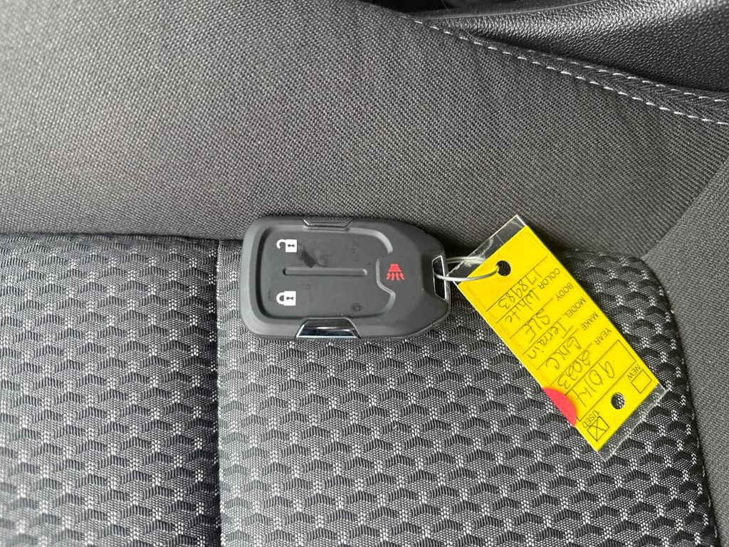 Used 2023 GMC Terrain SLE image 32