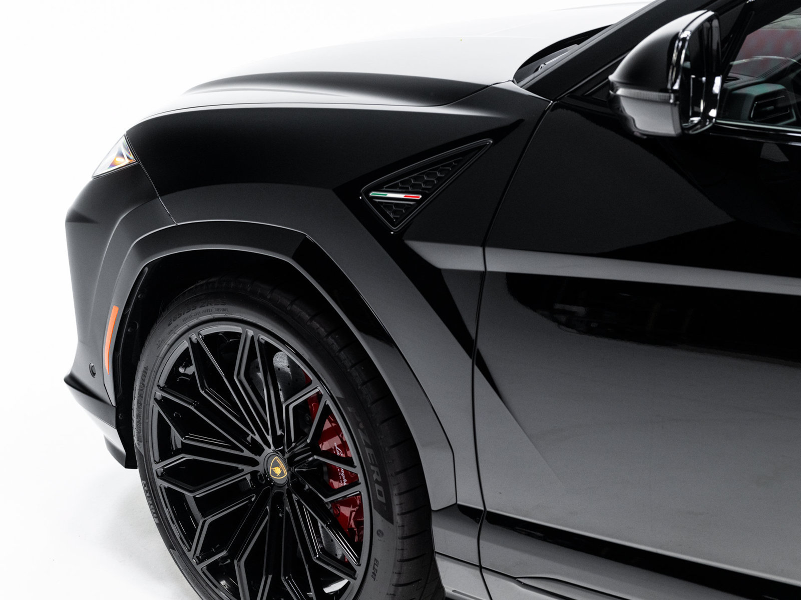 Used 2025 Lamborghini Urus SE AWD/4WD image 19