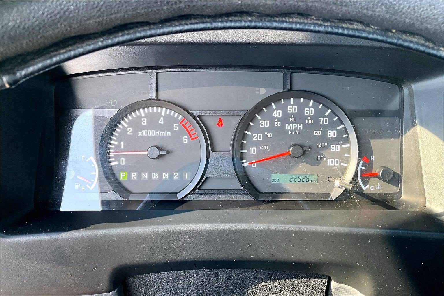Used 2024 Isuzu NPR RWD image 23