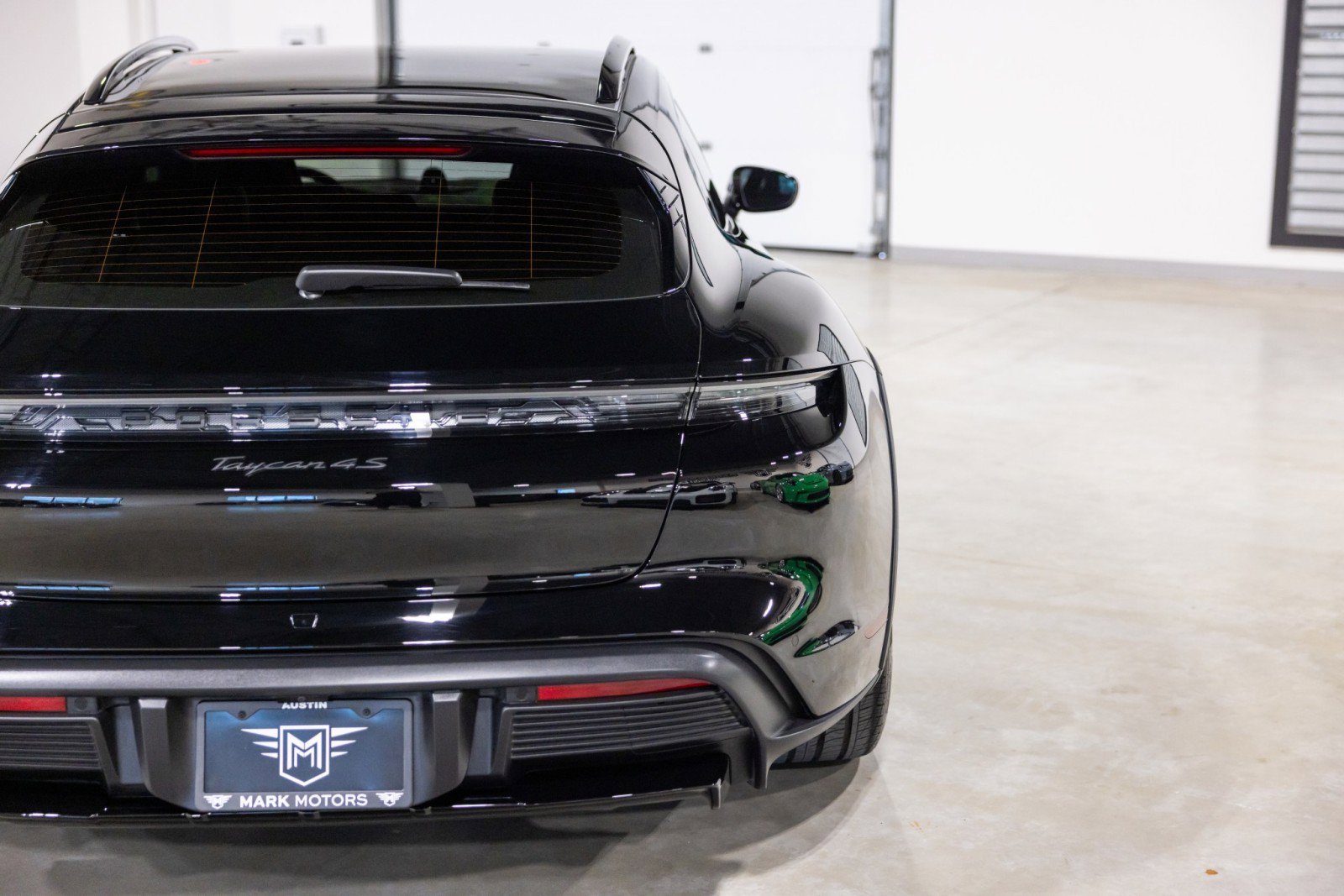 Used 2024 Porsche Taycan 4S image 13