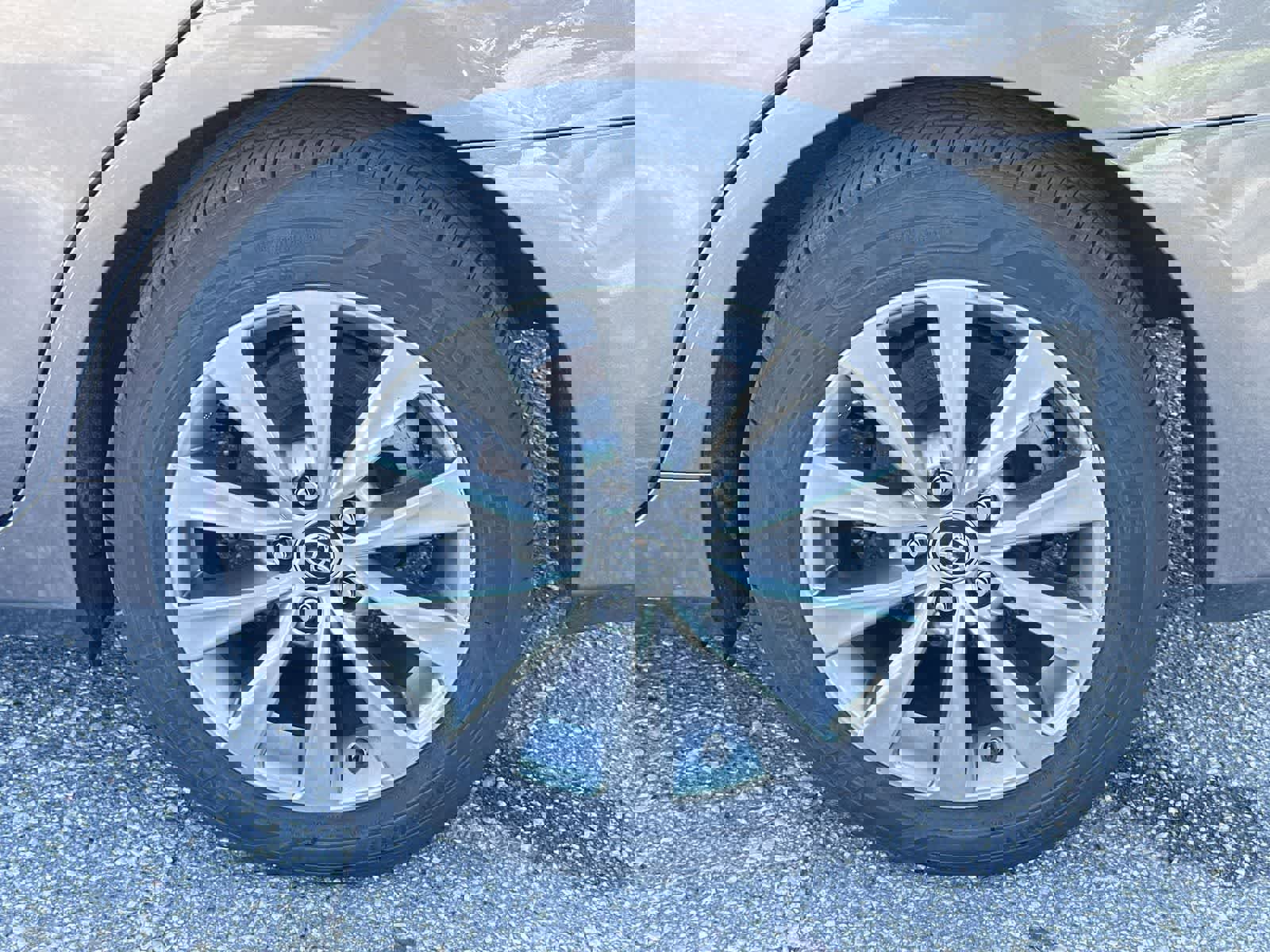 Used 2017 Toyota Camry XLE image 12