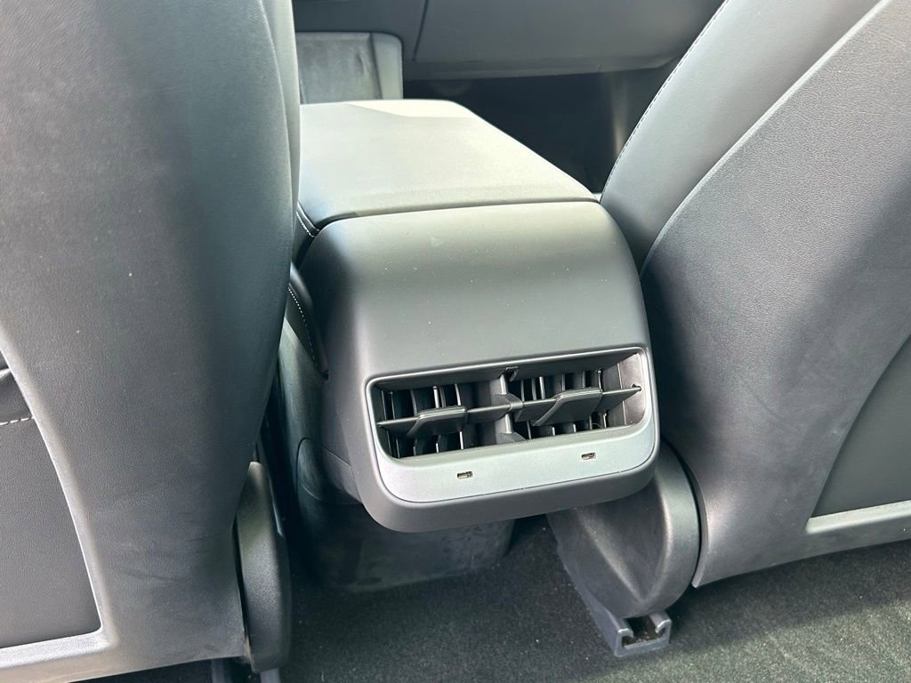 Used 2023 Tesla Model 3 Standard Range image 48