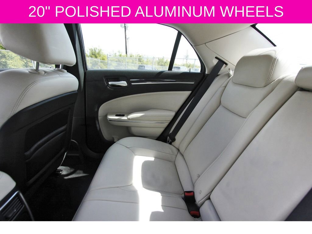 Used 2017 Chrysler 300 Limited image 12