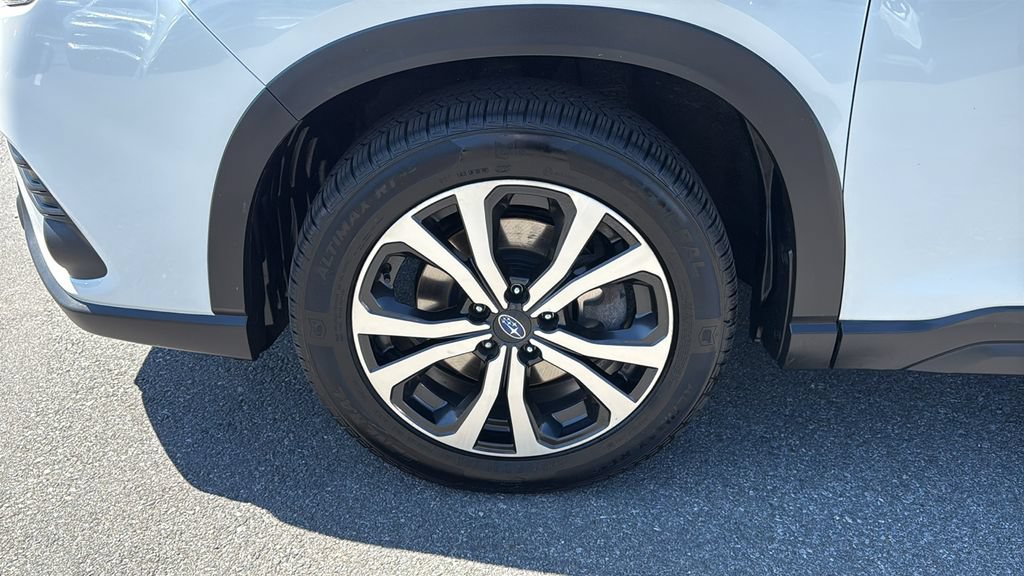 Certified 2023 Subaru Forester Limited AWD/4WD image 10