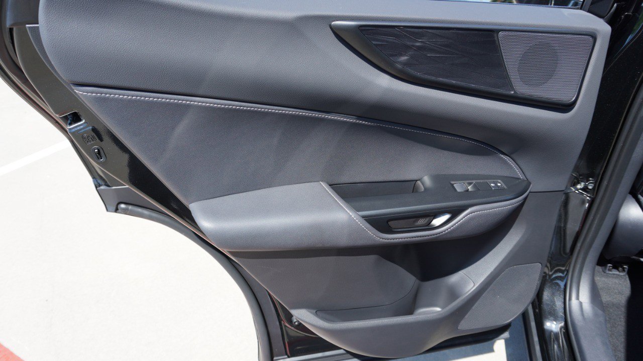 Used 2025 Lexus NX 250 FWD w/ Accessory Package (Z1) image 33