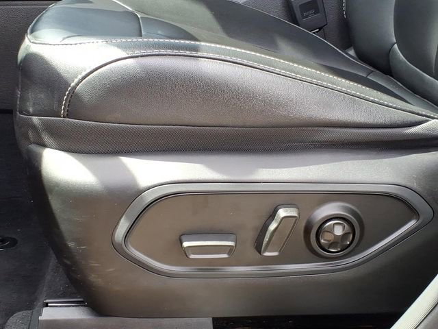 Used 2023 Jeep Grand Cherokee Limited w/ Black Appearance Package image 11