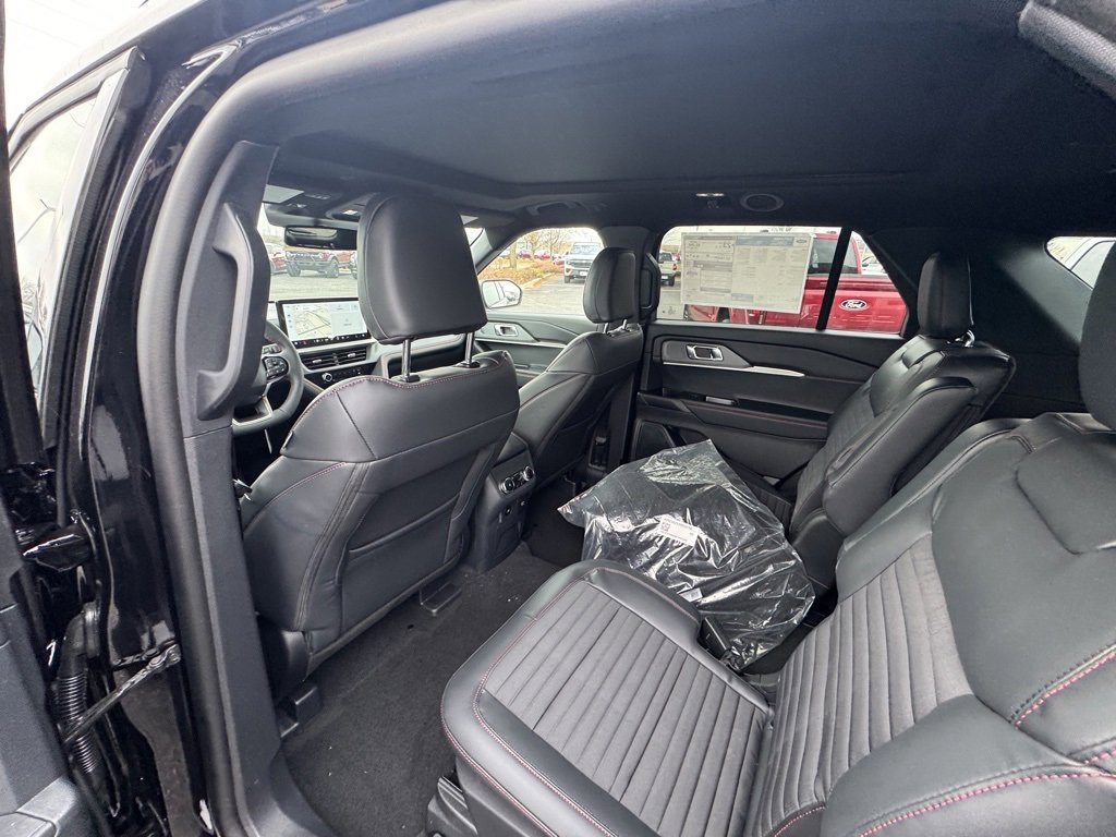 New 2026 Ford Explorer ST-Line w/ ST-Line Street Pack image 14
