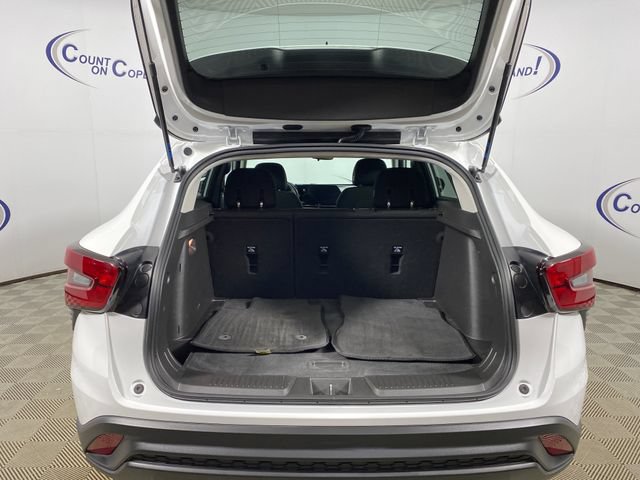 Used 2025 Chevrolet Trax LS w/ LS Convenience Package FWD image 25