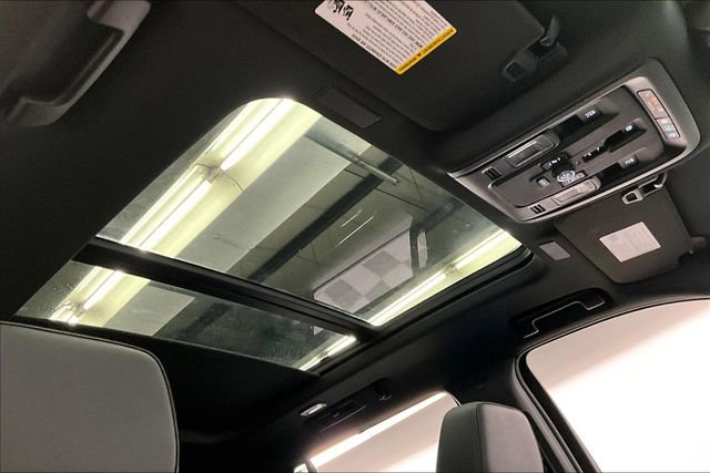 Used 2025 Chevrolet Tahoe RST w/ RST Capability Package image 18