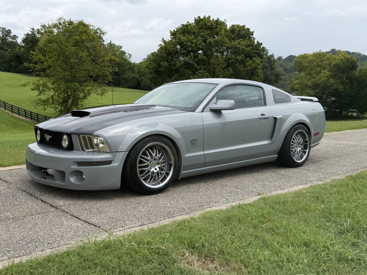 Used 2005 Ford Mustang GT Premium RWD image 5