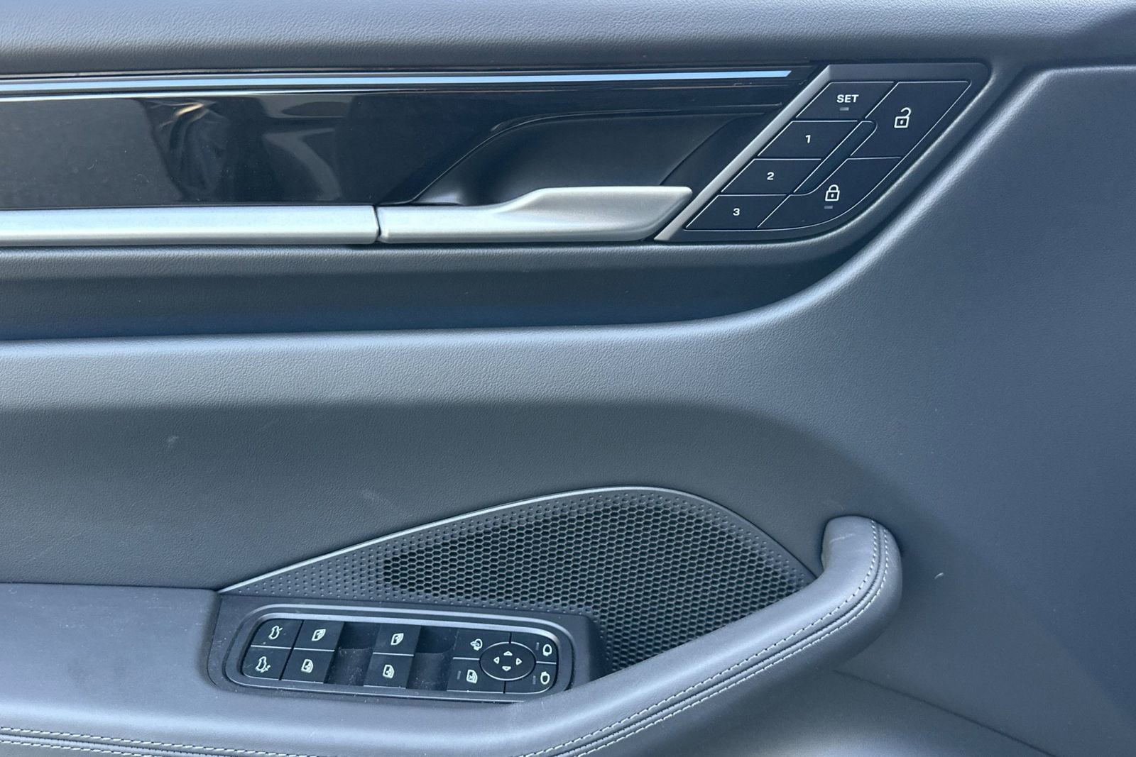 New 2025 Porsche Macan Electric image 13